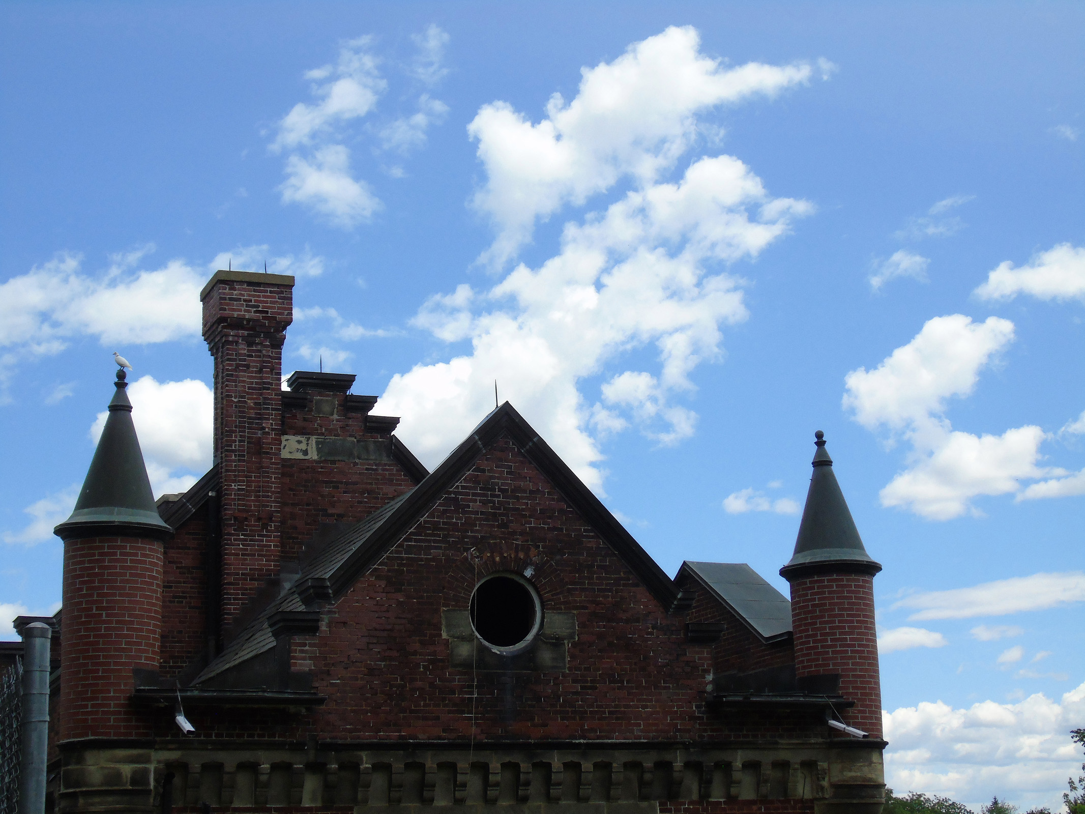 outflow_building1_ul