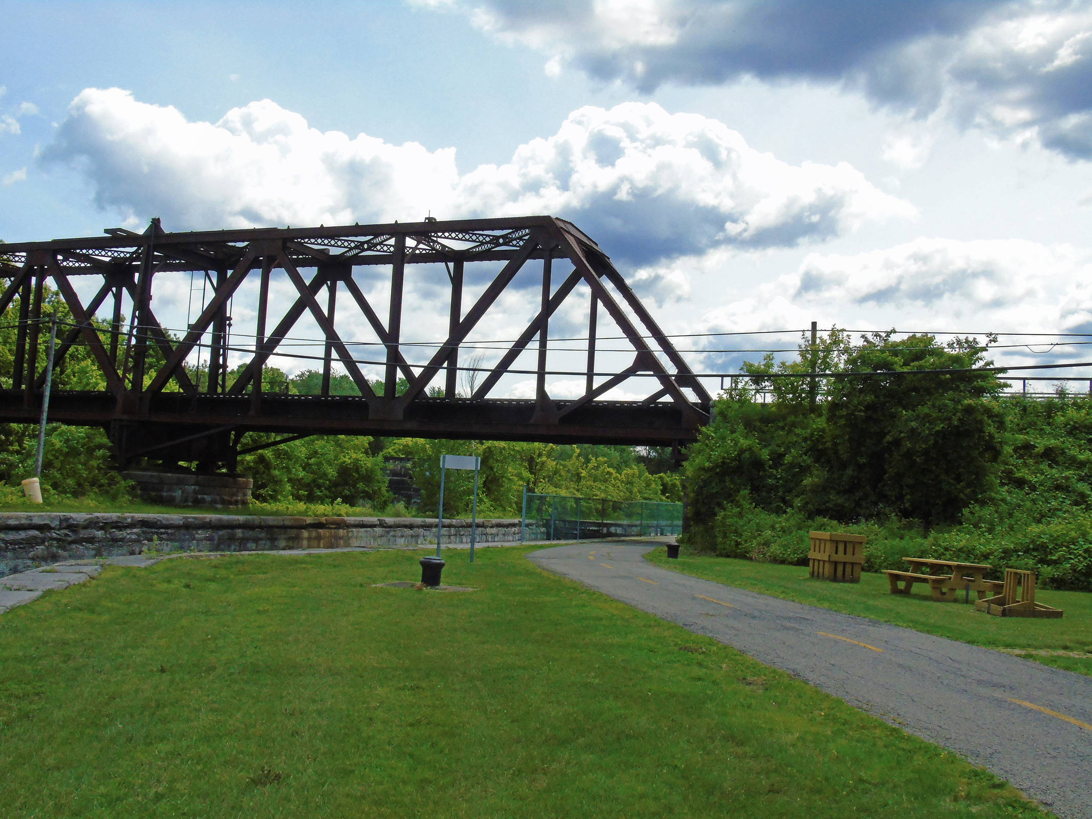 solounge_rail_bridge_ul